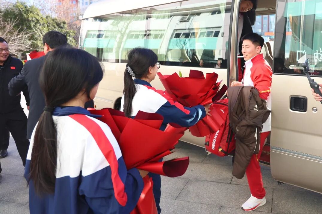 271教育|昌乐二中：全运冠军走进昌乐二中 体教融合点燃青春梦想