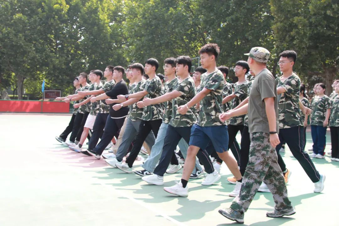 【训练篇】用激情书写青春 用汗水浇灌成长——昌乐二中国防教育课程纪实（二）