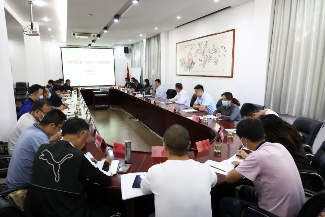 普通高中特色多样化发展管理团队跟岗研修班来昌乐二中考察学习