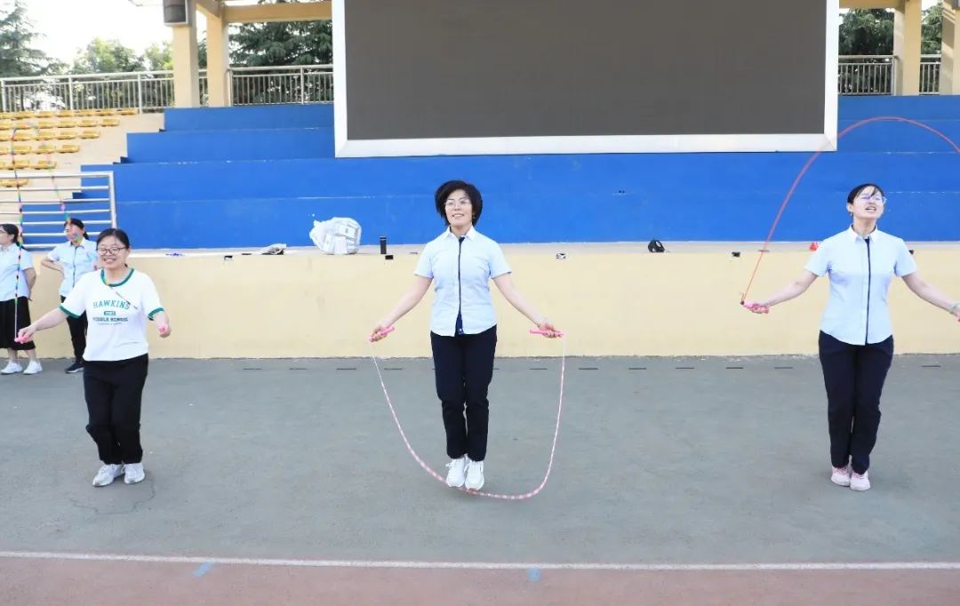 绳舞飞扬 跳出风采 ——昌乐二中开展教职工跳绳比赛活动