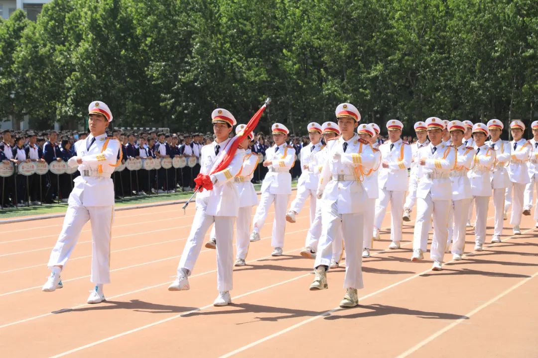 学习科学知识 传承科学精神——昌乐二中举行第十六周升旗仪式