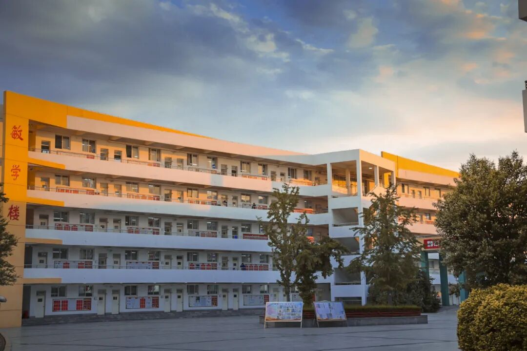 山东省昌乐二中|271教育：秋色满园映书香