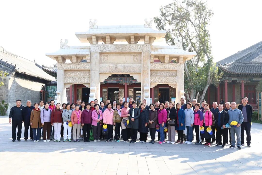 山东省昌乐二中|271教育：我校组织退休教师赴明水古城开展金秋文化之旅