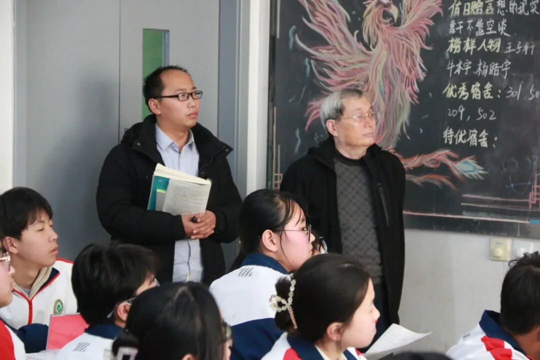 271教育|县教研中心领导专家来昌乐二中开展初中教学视导