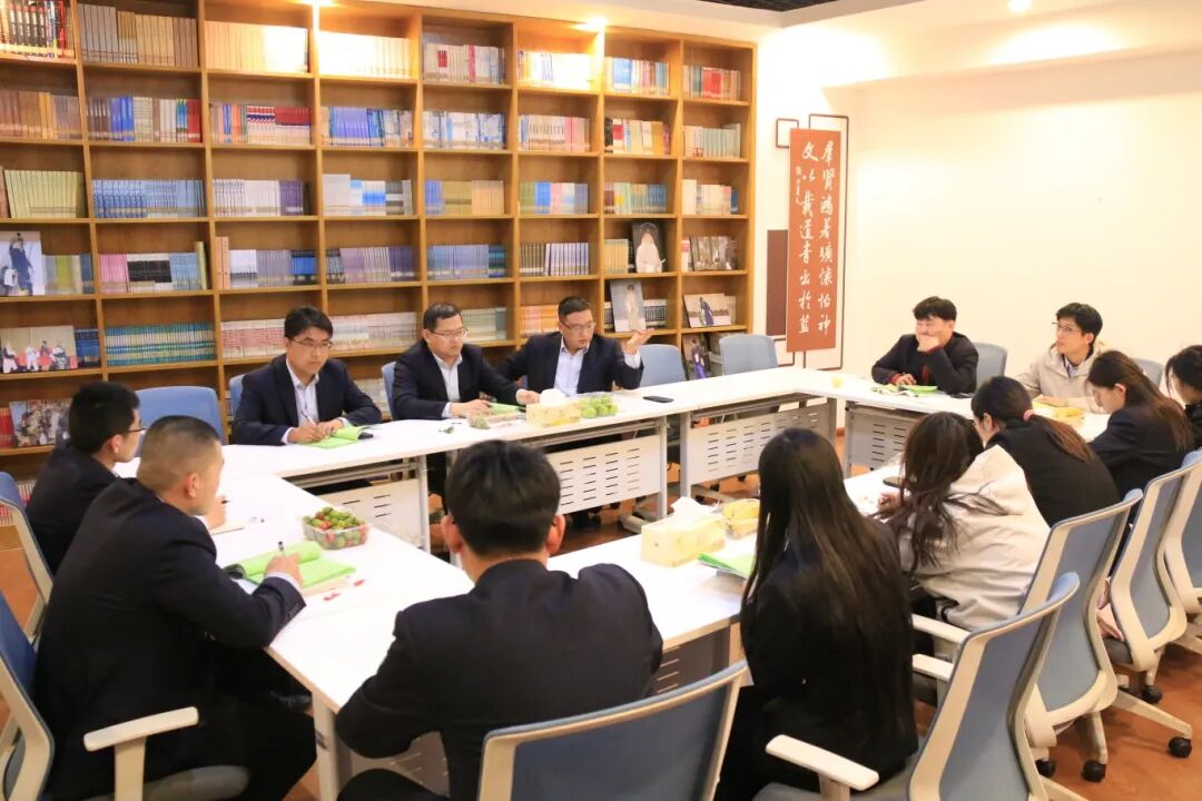 271教育|昌乐二中召开青年教师座谈会