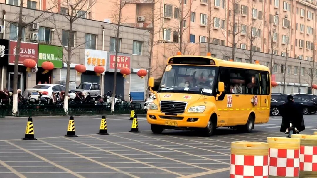 271教育|从家门到校门——昌乐二中开通校车