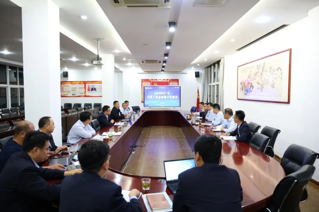 271教育|昌乐二中：我校召开各年级中心、学科月度工作总结交流会