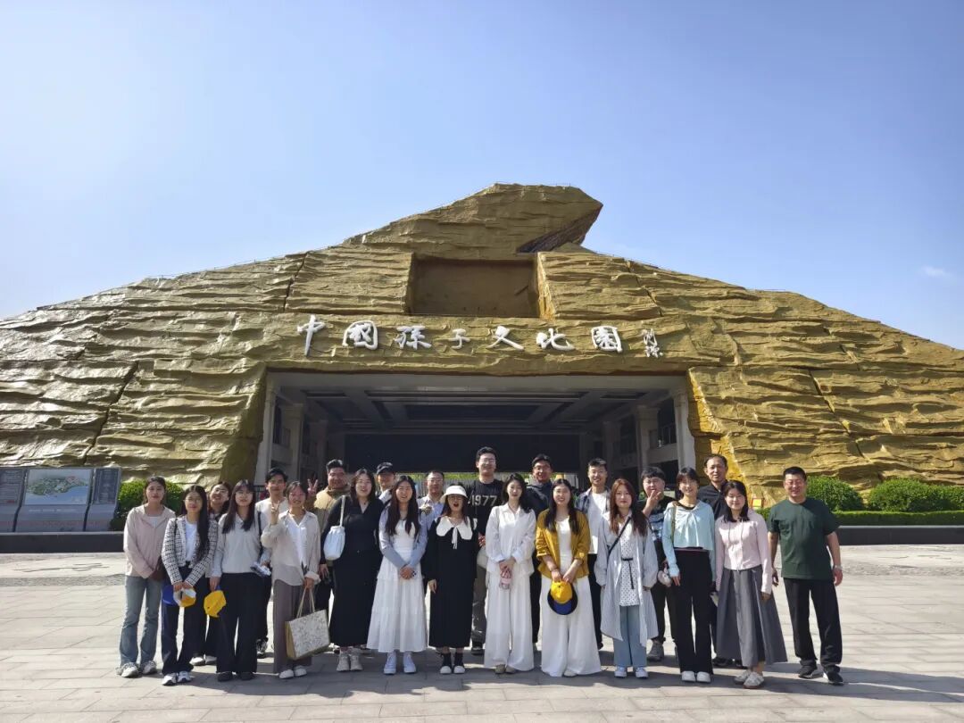 271教育|昌乐二中组织青年教师赴东营进行团建活动