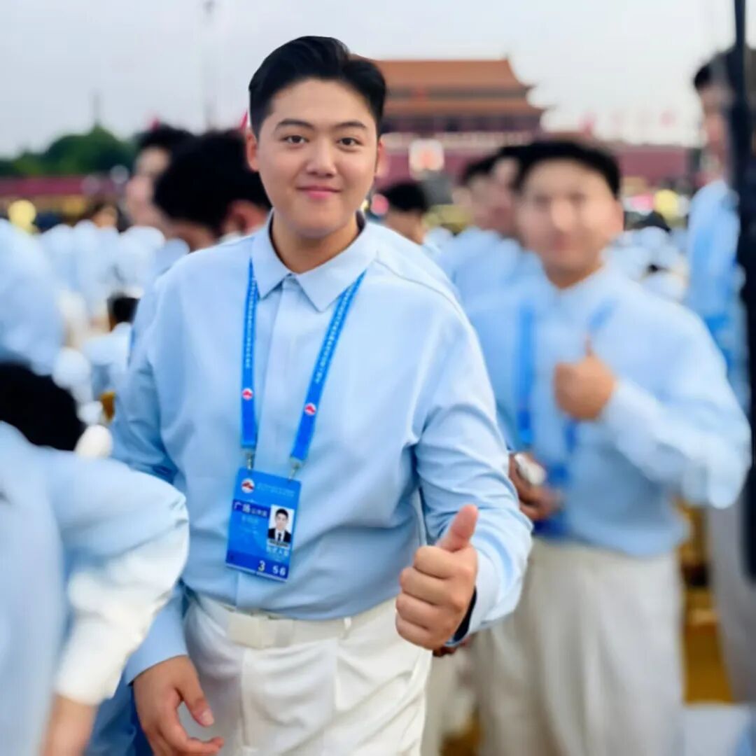 271教育|昌乐二中：我校优秀毕业生索敬迪亮相纪念中国人民抗日战争暨世界反法西斯战争胜利80周年大会